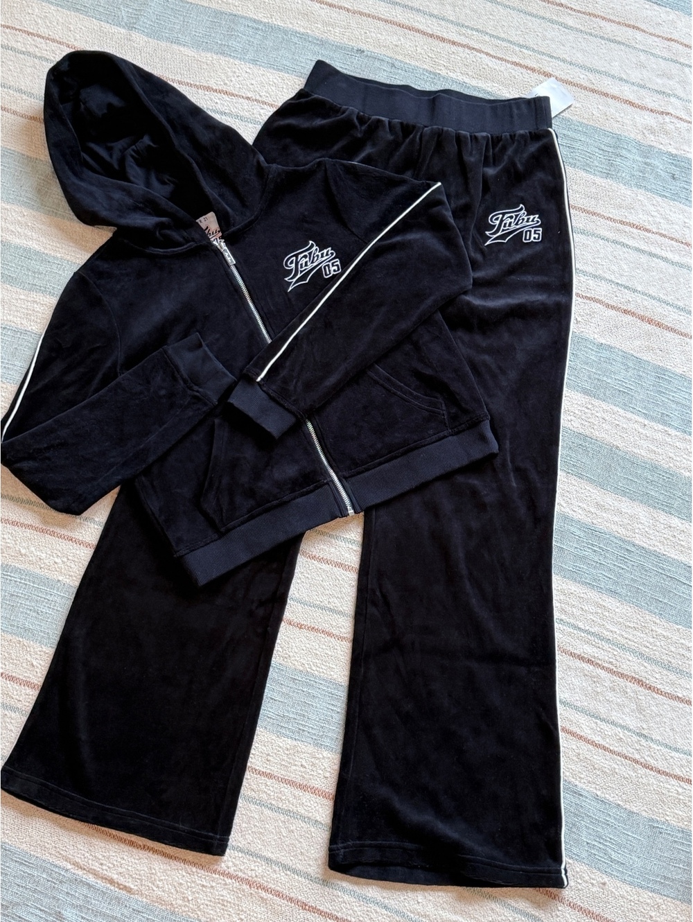 Pabru 05 Black Velour Tracksuit Set with Hoodie size S and Flared Pants size M